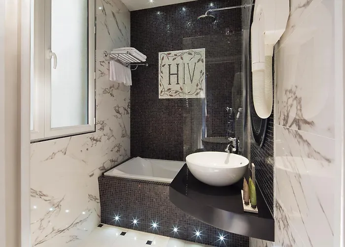 Hotel Henri Iv 4*