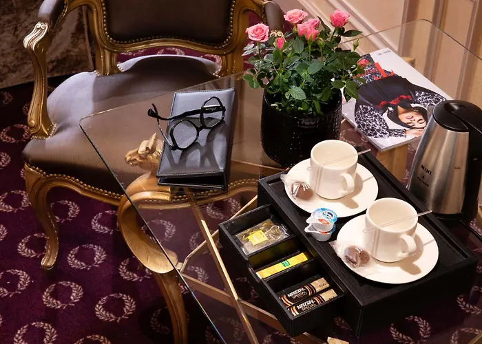 Henri Iv Hotel