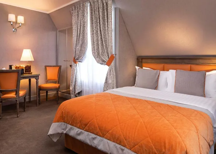 Hotel Henri Iv 4*