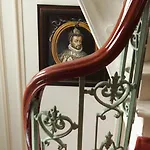 ホテル Henri Iv