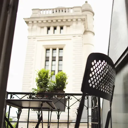 Hotel Henri Iv 4*
