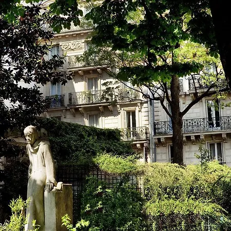 Henri Iv Hotell 4*